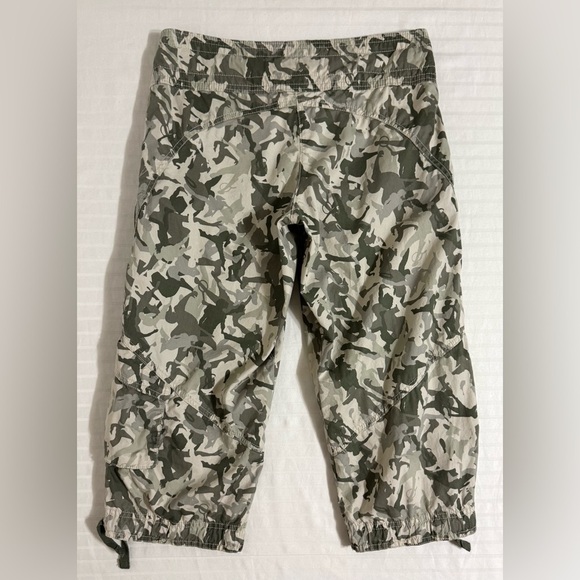 Nike Womens Camouflage Cargo Capri Pants Size XS Vintage Y2K 90’s Athlete Camo - Picture 12 of 13